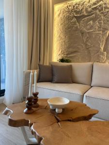 Luxury apartment 70m2 with 2 bedrooms ,balcony and jacuzzi , Downtown Thessaloniki