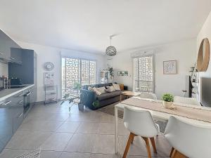 Le Naïa, Cosy & Chic à Port Marianne, parking.