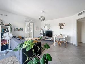 Le Naïa, Cosy & Chic à Port Marianne, parking.