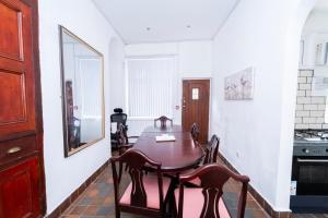 3 Bed House - Sleeps 11 - Pets - Wifi