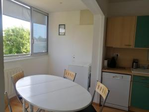 Appartements Appartement 4 Pieces, 3 Chambres : photos des chambres