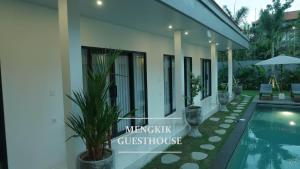 Mengkik Guest House