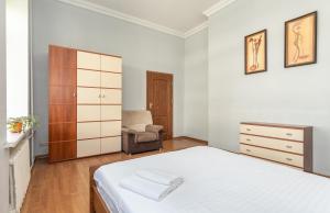 Простора 3 кімнатна біля Майдану Незалежності