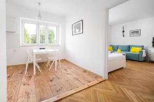 Nowolipie 531 Apartment by BookingHost