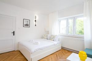 Nowolipie 531 Apartment by BookingHost