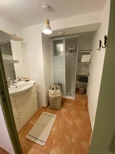 Appartements By Elodie T2 cosy vieux Hyeres-Parcours des arts : photos des chambres