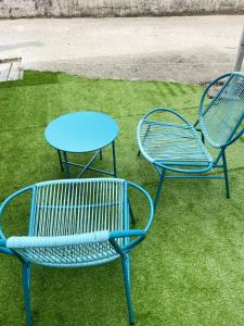 Sauna commun et Chambre privée à 50 m de la plage- Parking privé, salle de bain et cuisine commune