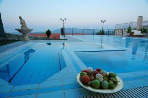 Rafkos Mansion with Private Pool and Amazing View