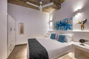 AB Green Living Santorini