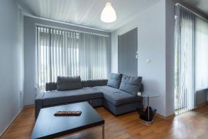 Nadias Breeze - Spacious 1BR Apartment near the Beach