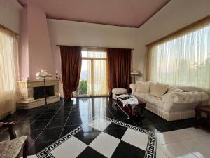 Rafkos Mansion with Private Pool and Amazing View