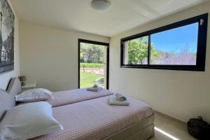 Maisons de vacances Maison des Vignes Swimming pool and charm in Lauris : photos des chambres