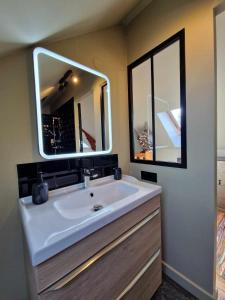Appartements Au P-tit Bouchon - free parking - duplex : photos des chambres