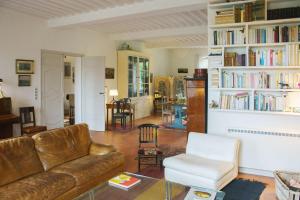 Maisons de vacances Holiday Home in Lourmarin Stunning View of the Chateau : photos des chambres
