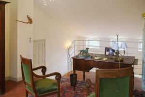 Maisons de vacances Holiday Home in Lourmarin Stunning View of the Chateau : photos des chambres