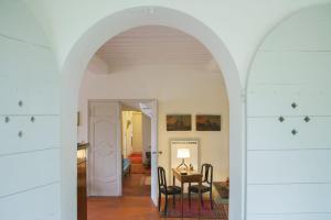 Maisons de vacances Holiday Home in Lourmarin Stunning View of the Chateau : photos des chambres