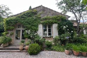 Maisons de vacances Holiday Home in Lourmarin Stunning View of the Chateau : photos des chambres