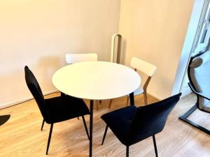 Brand New City Center downtown apartment, Zurich Brauer - Self Checkin