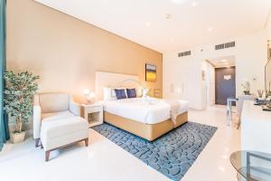 City View Studio on High Floor, Steps from Metro, Beside Water Canal, Quick Downtown Access, The Cosmopolitan, Business Bay by Deluxe Holiday Homes - 4hvězdičkové hotely ve městě Dubaj