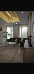 الشيخ زايد- بيفيرلى هيلز- الليجريا