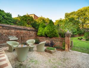 Domus Carla with Garden R&R