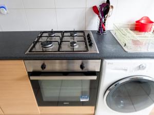 Pass the Keys Bright 2-bed Flat by Thames Fast London Access