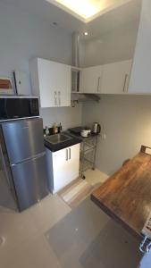 Ohana Suites 2 Studio Lot 8 Condo Near Ayala Cebu City with fast Wifi and Netflix