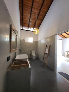 Ahangama Entire 3 Bedroom Villa with Pool near Kabalana Beach