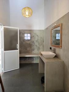 Ahangama Entire 3 Bedroom Villa with Pool near Kabalana Beach