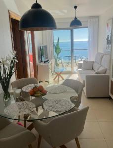 Apartment Los Locos with sea view