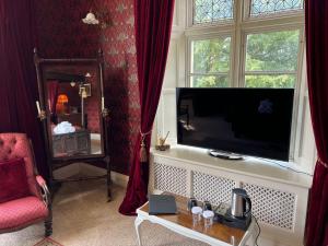 Kendal - Summerlands Hall Gothic Apartment