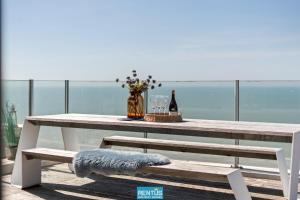 Penthouse Soleilla - pure relaxation with sea view in a prime location