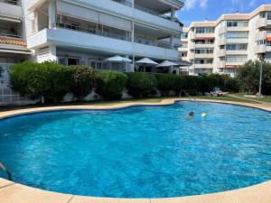 Great apartment facing the sea