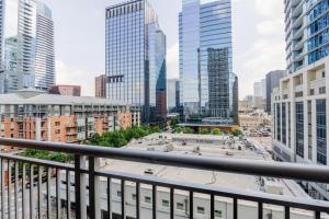 Blueground Downtown Austin pool nr Lady Bird Lake ATX-334