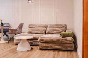 Chic 1BR with Office - Calm, Cool & Connected