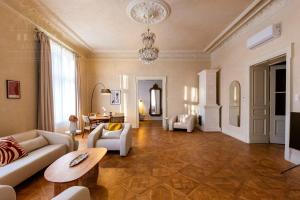 Fragola Apartments Le Jardin - classy, spacious Old Town apartments