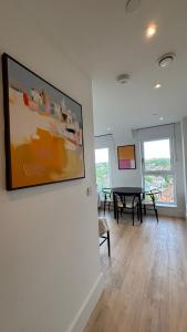 West Wimbledon, 2 Bedroom Luxury Stay, Gym, Free Parking