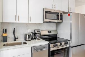 Blueground Midtown West washerdryer nr Central Park NYC-1876