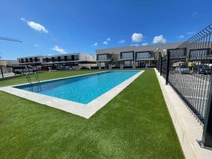 3-Sypialniowy Apartament Premium - Basen - 5 min do plaży autem