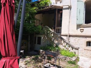 Studio au calme dans propriété avec jardin