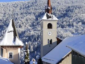 Maison de village aux Allues, 3 chambres, proche commerces - FR-1-411-987