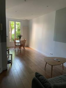 Bright & Stylish Stay | Batignolles Paris