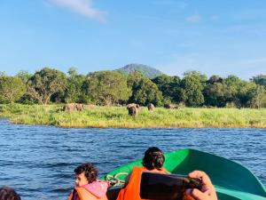 Gal Oya Lake View Inginiyagala