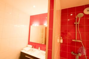 B&B / Chambres d'hotes Le Relais Des Dames : Chambre Double Familiale - Non remboursable