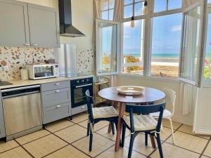 Appartements La parenthese marine, vue mer avec terrasse : photos des chambres