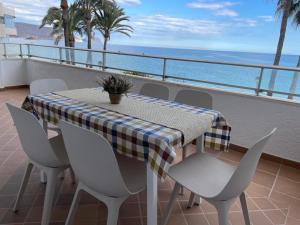 Great apartment facing the sea