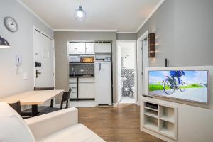 Apto Ensolarado de 1 quarto no Centro -CHA1003