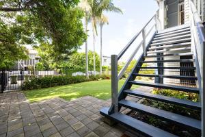 Quiet New Farm Hideaway Walk to everything