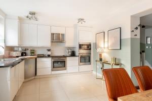 The Southwick Sanctuary - Large 6BDR with Terrace