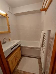 Appartement T3 46 M2 avec garage ,cave et vue imprenable